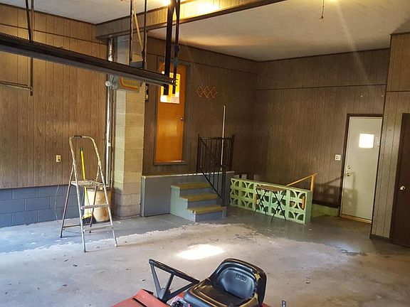 5th image of 450 N Franklin St