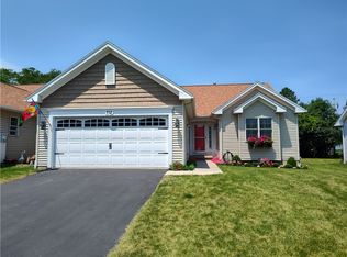 112 Stewart Pl, Canandaigua, NY 14424