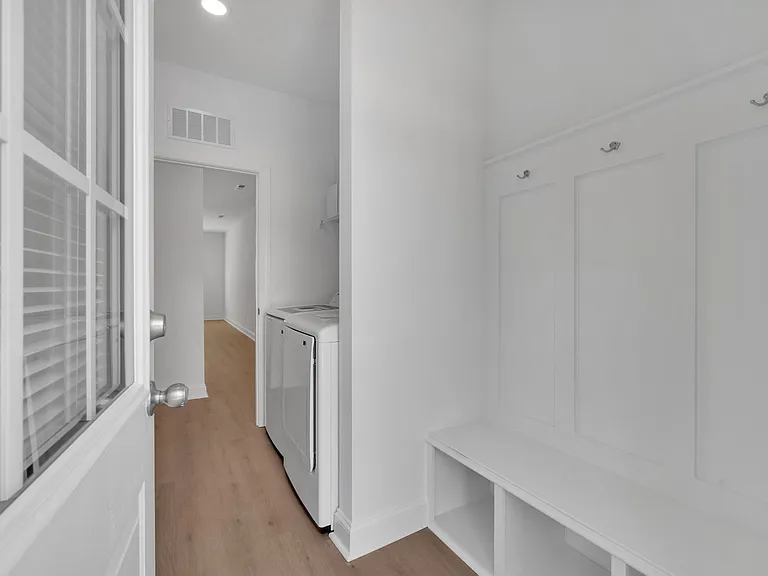 233 Broad St — Photo 12