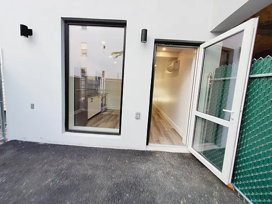 Rented by Corcoran | media 23