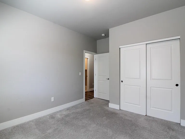 2452 Brodie Ln — Photo 11