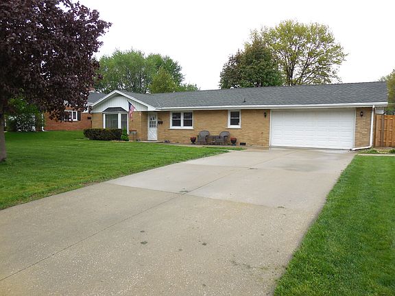 2nd image of 661 Marquette Dr