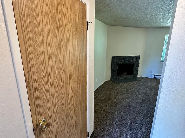 3919 Mason Loop Rd #C — Photo 7