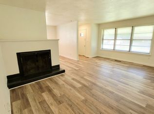 1911 S Roanoke Ave, Springfield, MO 65807