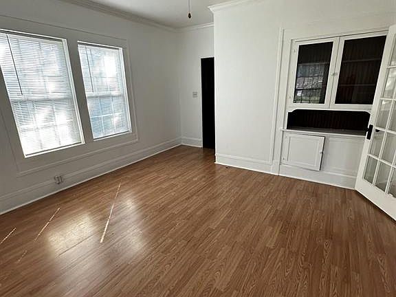 3rd image of 6400 Jefferson Blvd