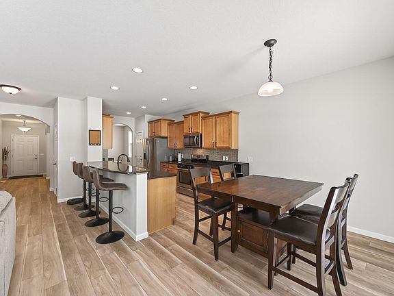 3rd image of 8599 Oakview Way N