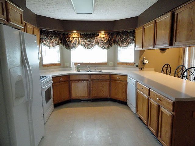 1st image of 4063 Chapman Dr