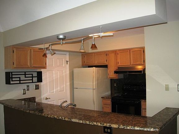 3rd image of 1040 Spotswood Ave APT 202