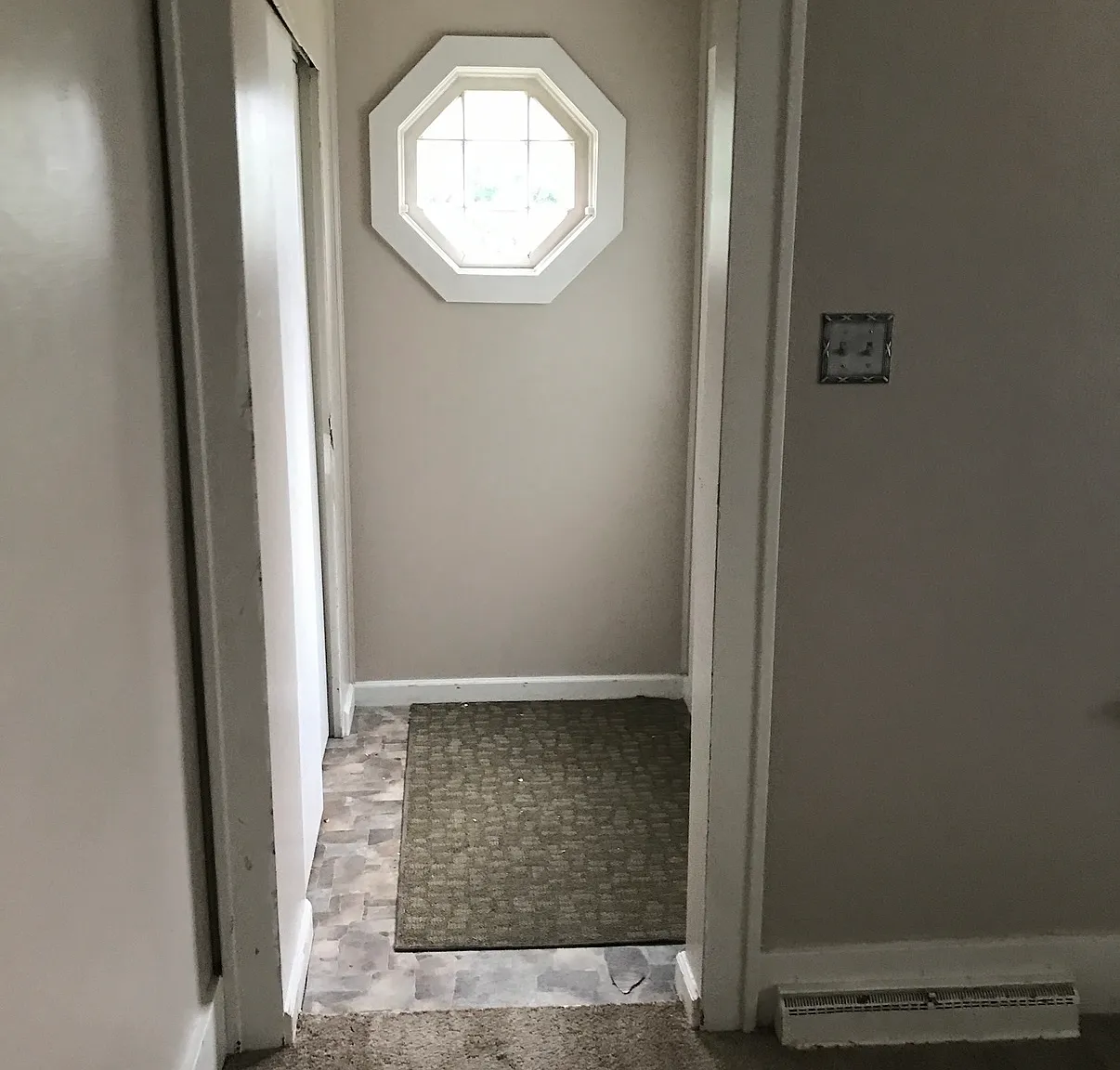 3 bed, 1980 sqft, $1,400 — Photo 3