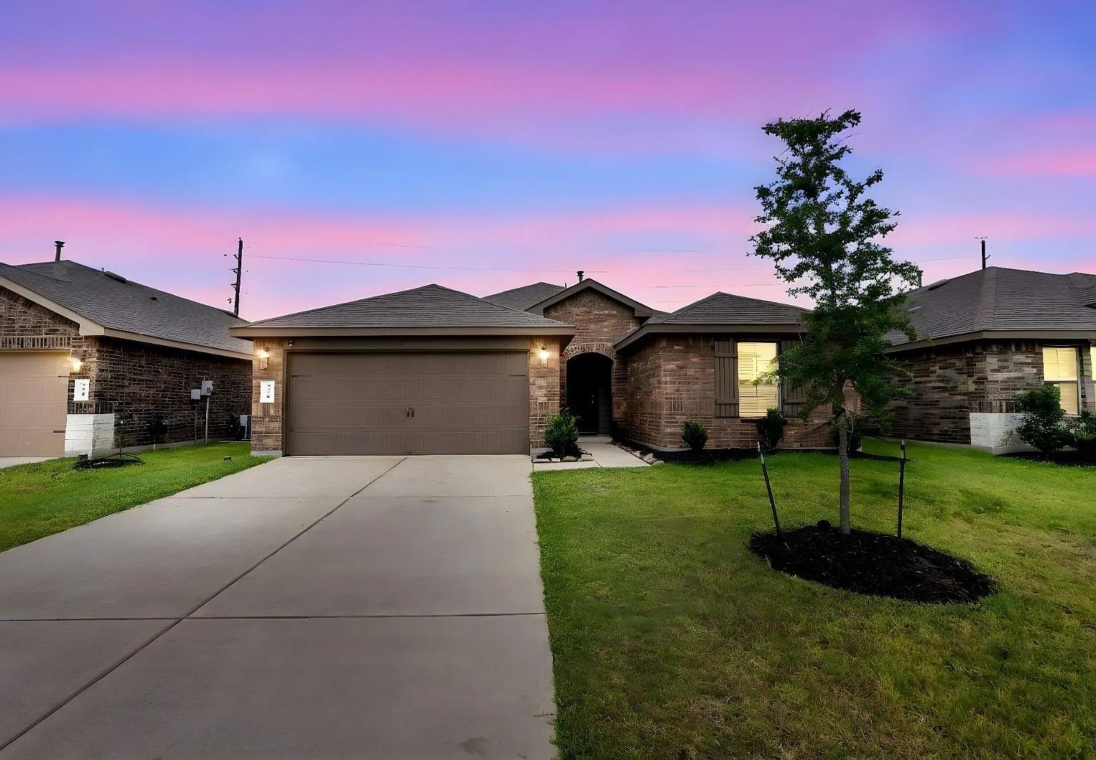 4 bed, 2.0 bath, 1784 sqft, $2,200 — Photo 1