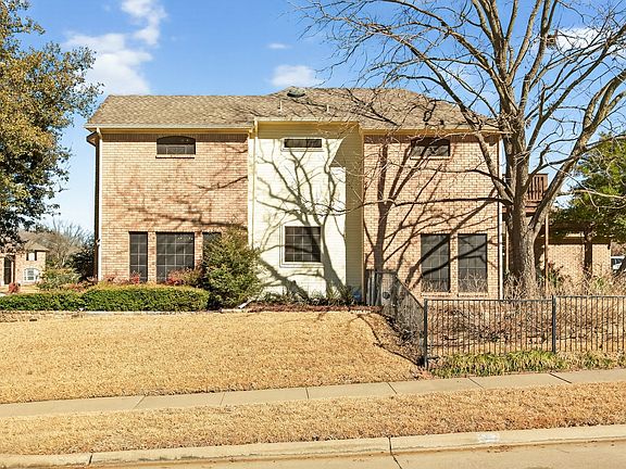 3rd image of 6622 Barclay Ln