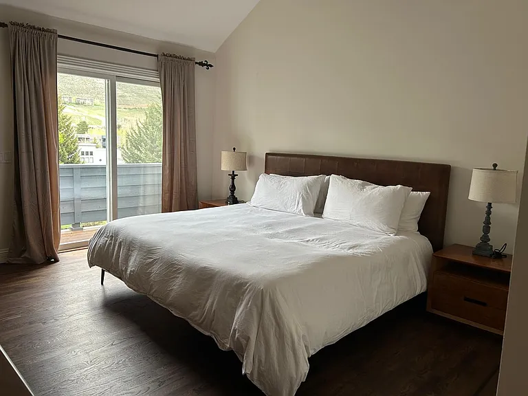 Master bedroom king bed