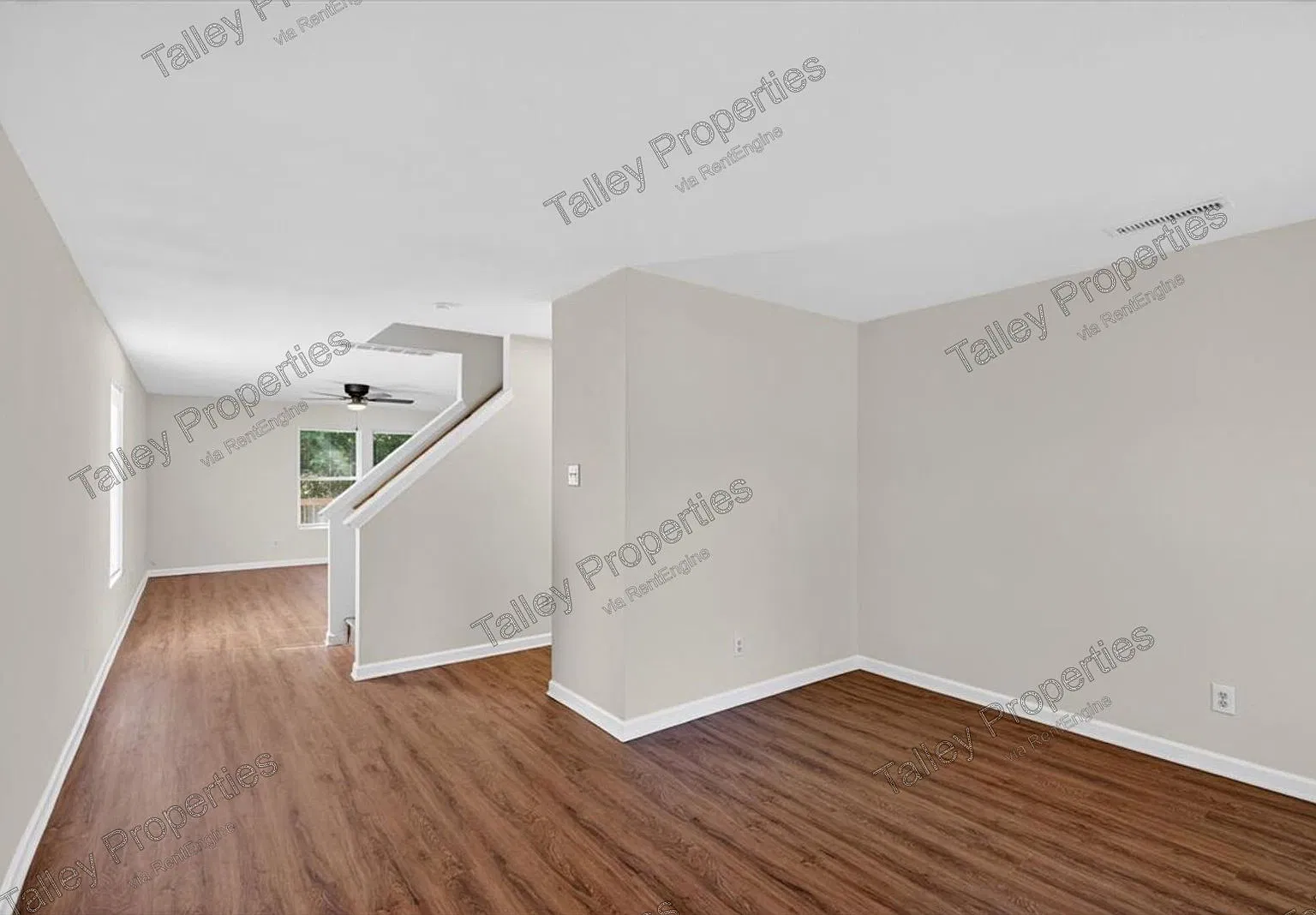 3 bed, 2.5 bath, 1903 sqft, $1,949 — Photo 3