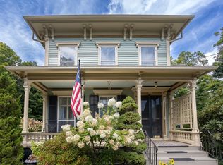 1 High St, Haydenville, MA 01039