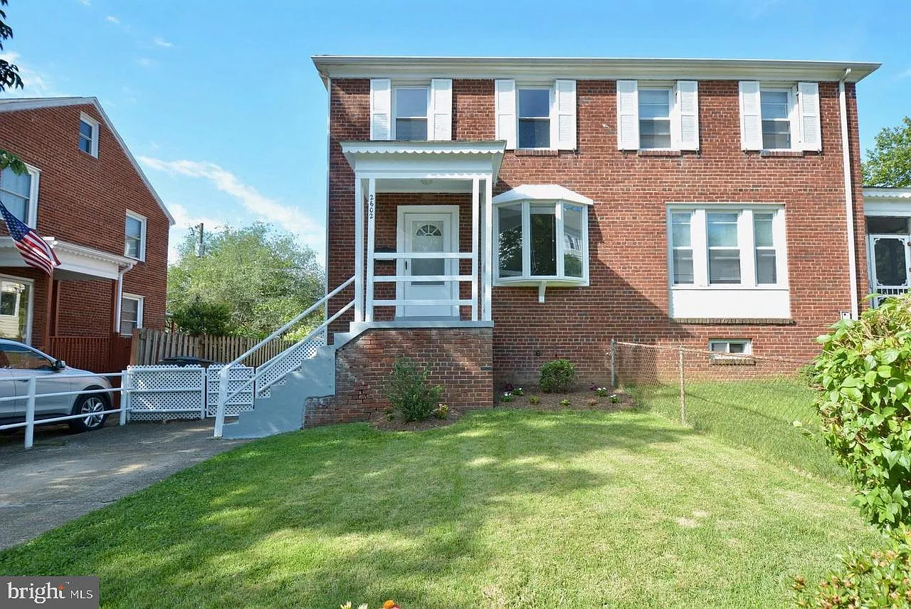 3 bed, 1404 sqft, $3,700 — Photo 1
