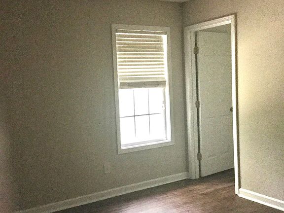 5th image of 1725 Creek Cir SE