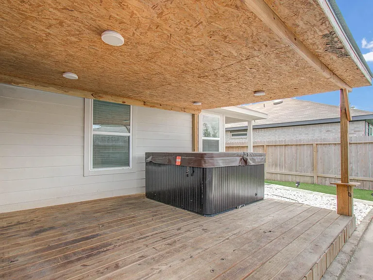 6111 Grove Of Pines St — Photo 31