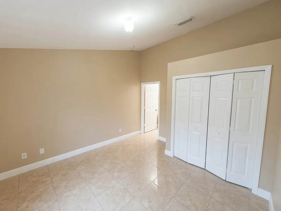 313A Melissa Ave S - 0 — Photo 4