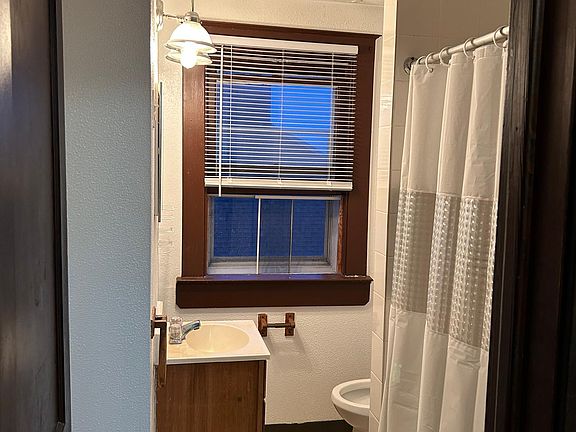 5th image of 1244 Pine Ave APT 3