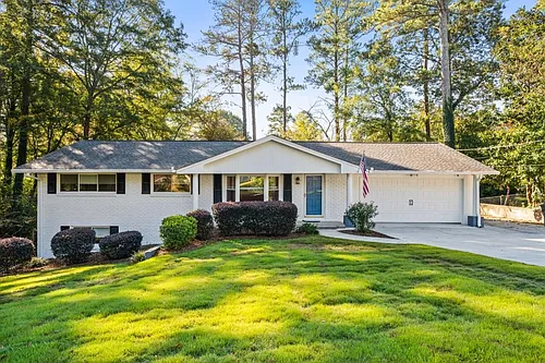 2604 Sunny Ln SE Photo 1