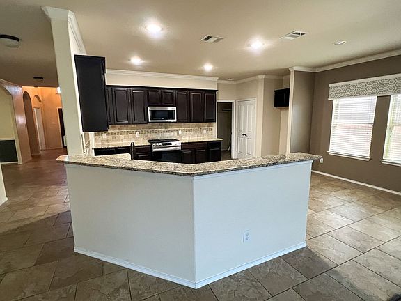 5th image of 326 Briar Park Dr