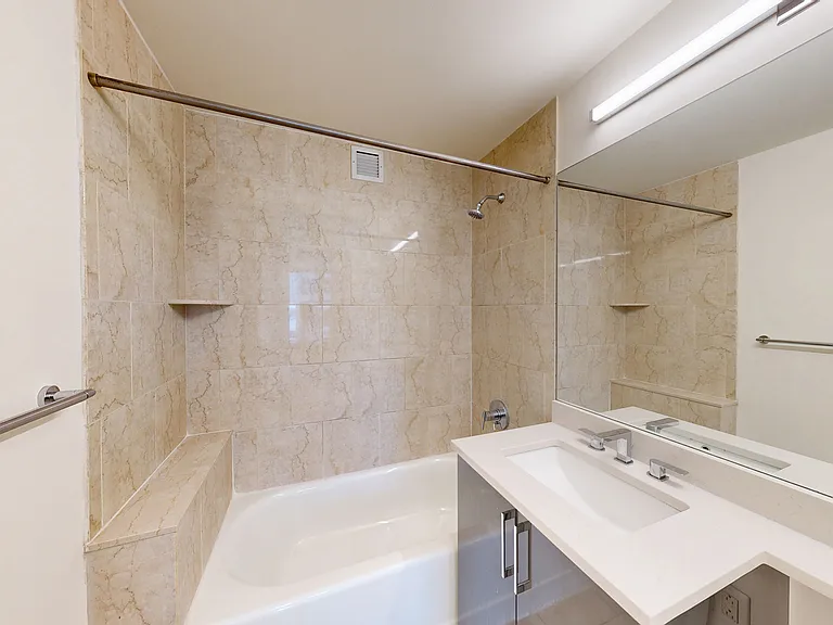 10 Hanover Square — Photo 121