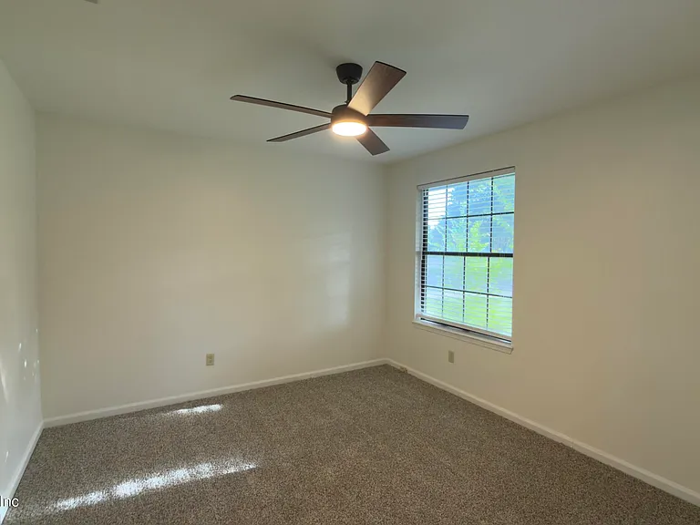 7914 Longshadow Ct — Photo 10
