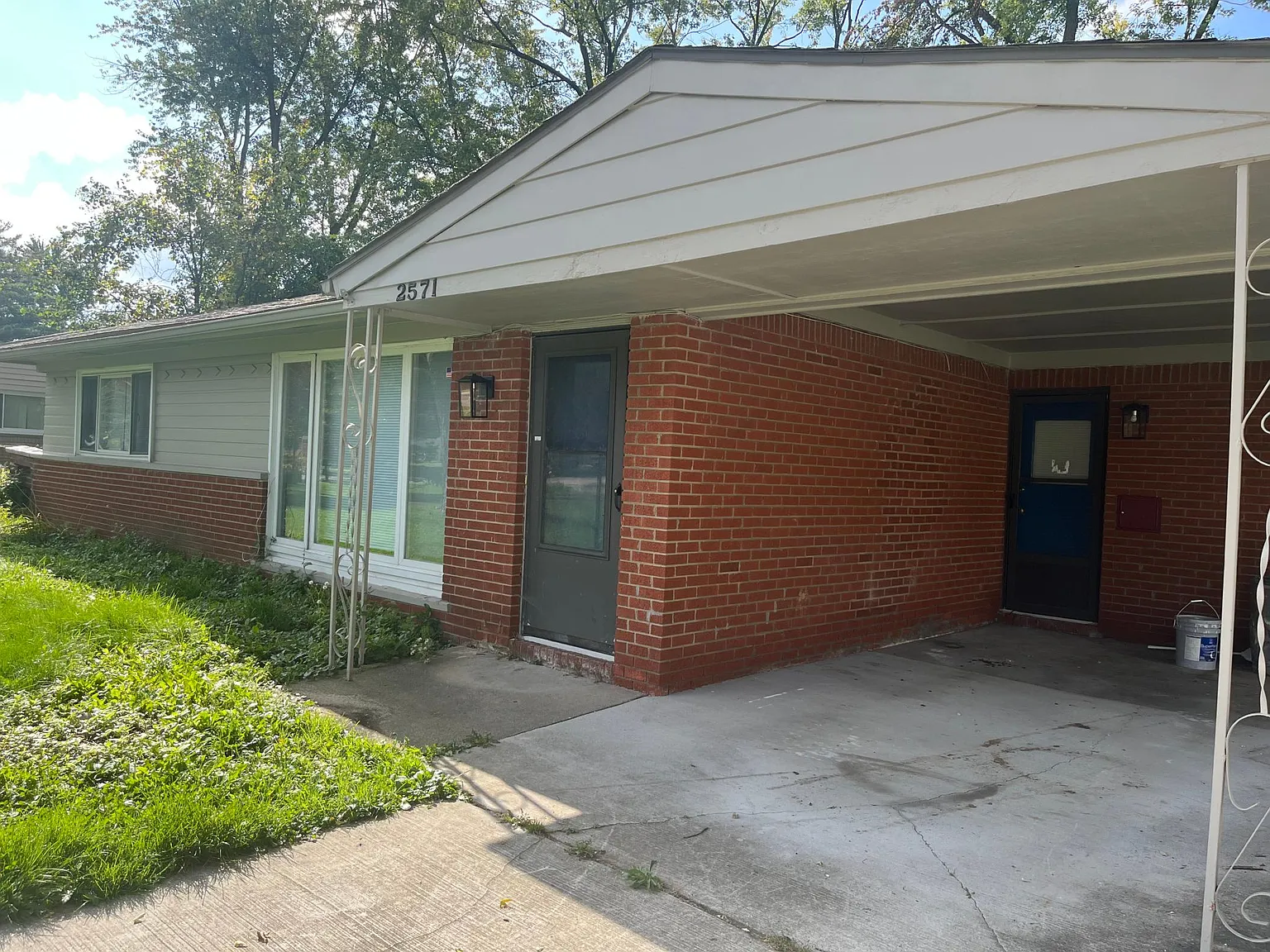 2571 Empire Drive — Photo 1