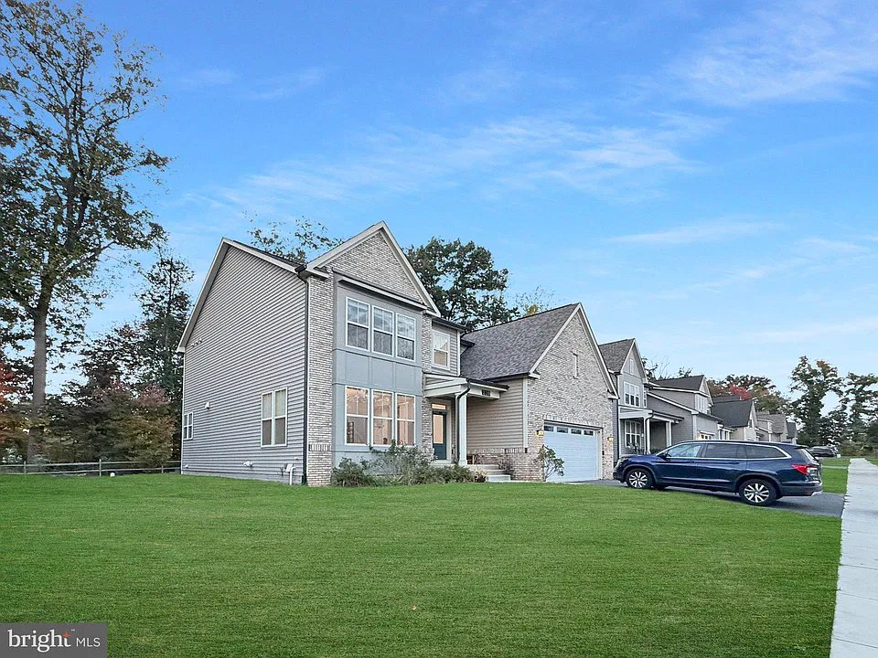 220 Red Oak Ridge Pl