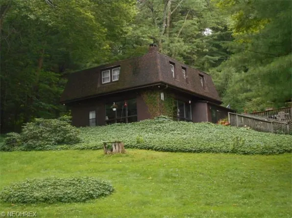8157 Autumn Rd SW #202, Bowerston, OH 44695