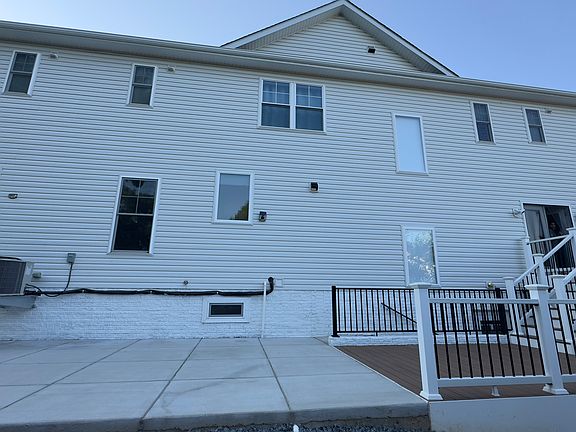 2nd image of 45585 Feyes Cir