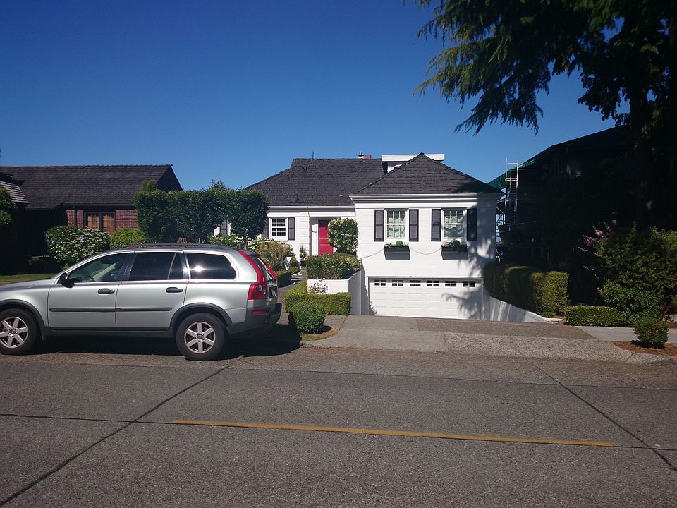 2nd image of 3051 W Viewmont Way W