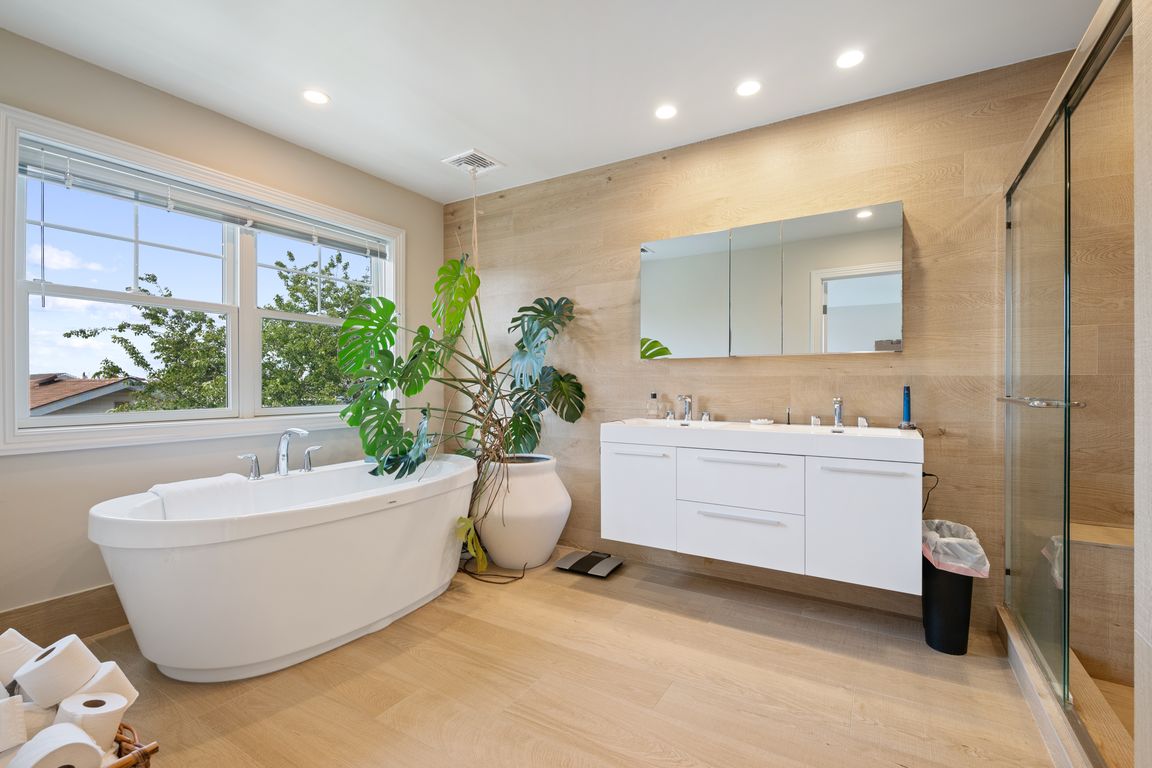 next background image