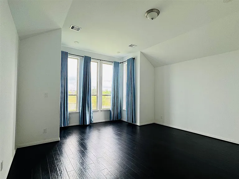 8403 Terrace Valley Cir — Photo 22