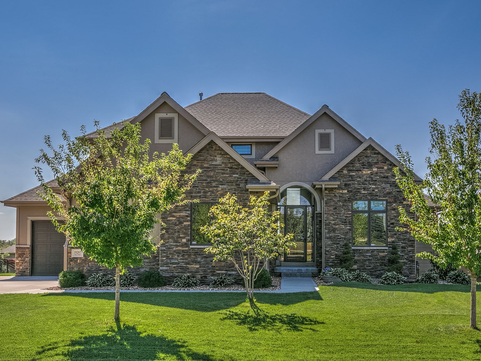 mo'oji 19287 Us Highway 18, Apple Valley, CA 92307 | MLS