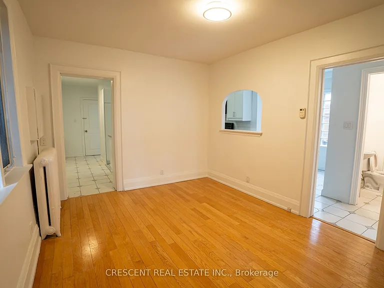 520 Prince Edward Dr N #MAIN — Photo 6
