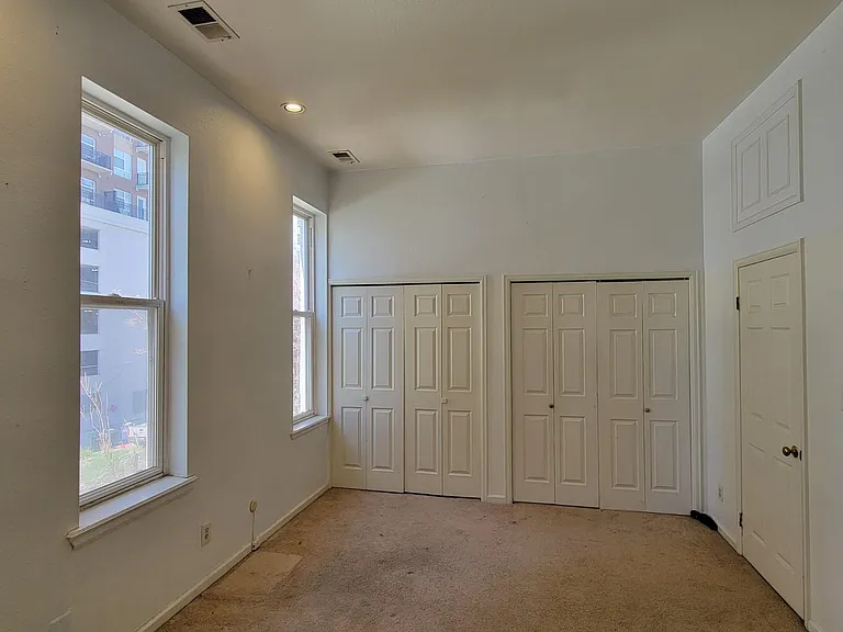 2215 Glenarm Pl — Photo 28