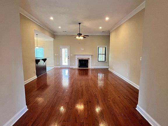 2nd image of 416 Hunts Landing Dr