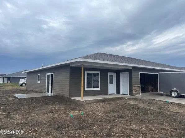 326 19th Ave NW, Watertown, SD 57201
