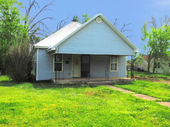 206 N Quincy St, Commerce, OK 74339