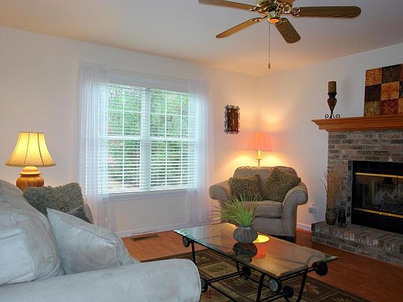 5th image of 117 Sherwood Cir