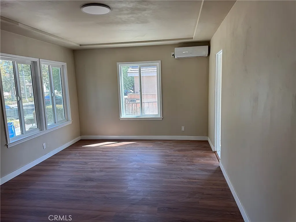 2 bed, 1037 sqft, $3,500 — Photo 2