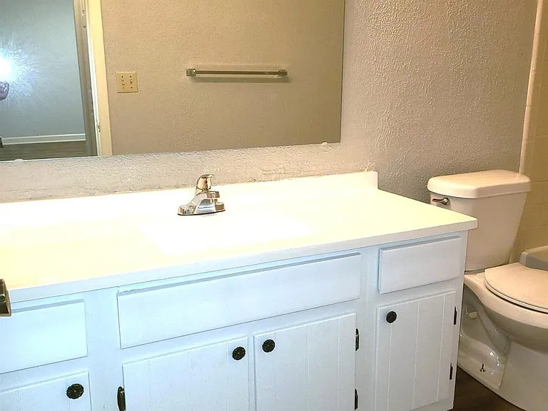 2141 Selwyn Ave #206 — Photo 7