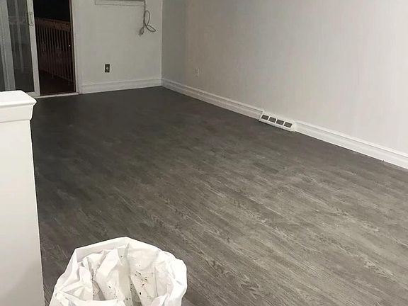 5th image of 712 Hollywood Ave #2