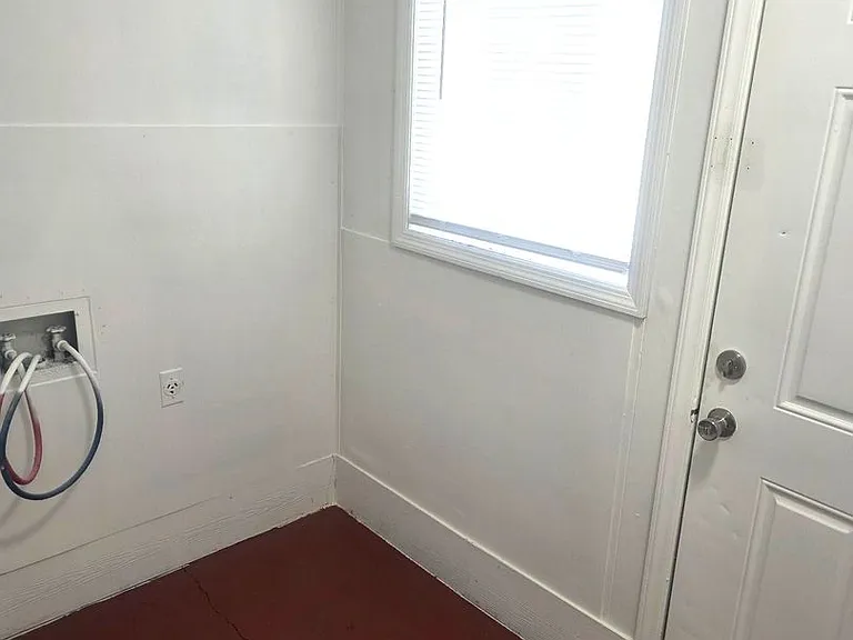 19 Woodlawn Ave — Photo 10