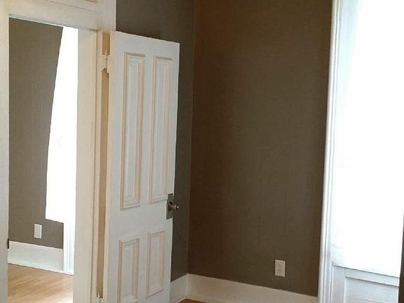 5th image of 206 S Edwards St #A
