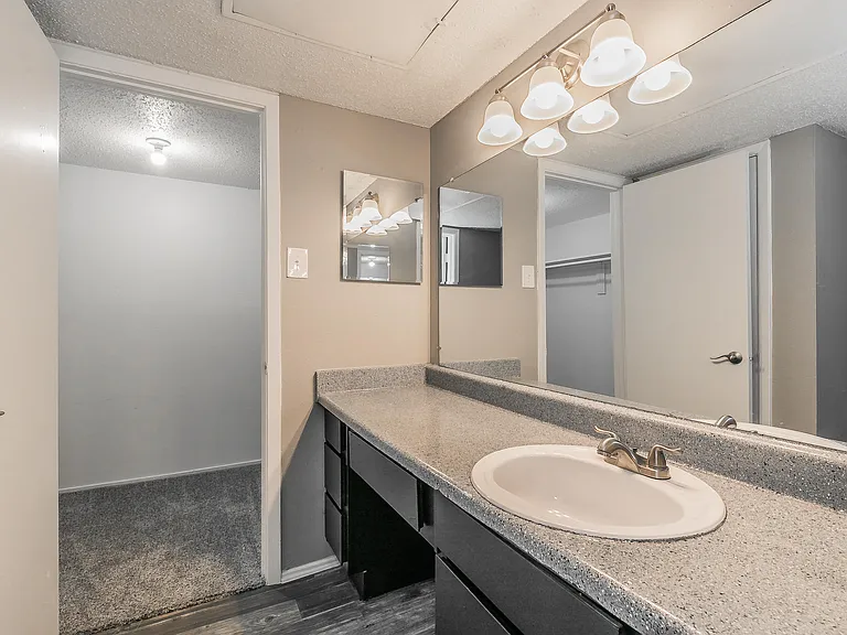 Station 121 at Town Center Apartments — Photo 49