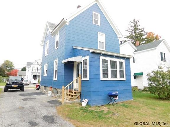 4th image of 226 E Main St