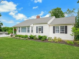 8 Mountain View Rd, Franklin, NJ 07416