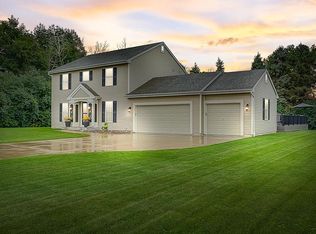 14415 W Lindenwood Dr, New Berlin, WI 53151